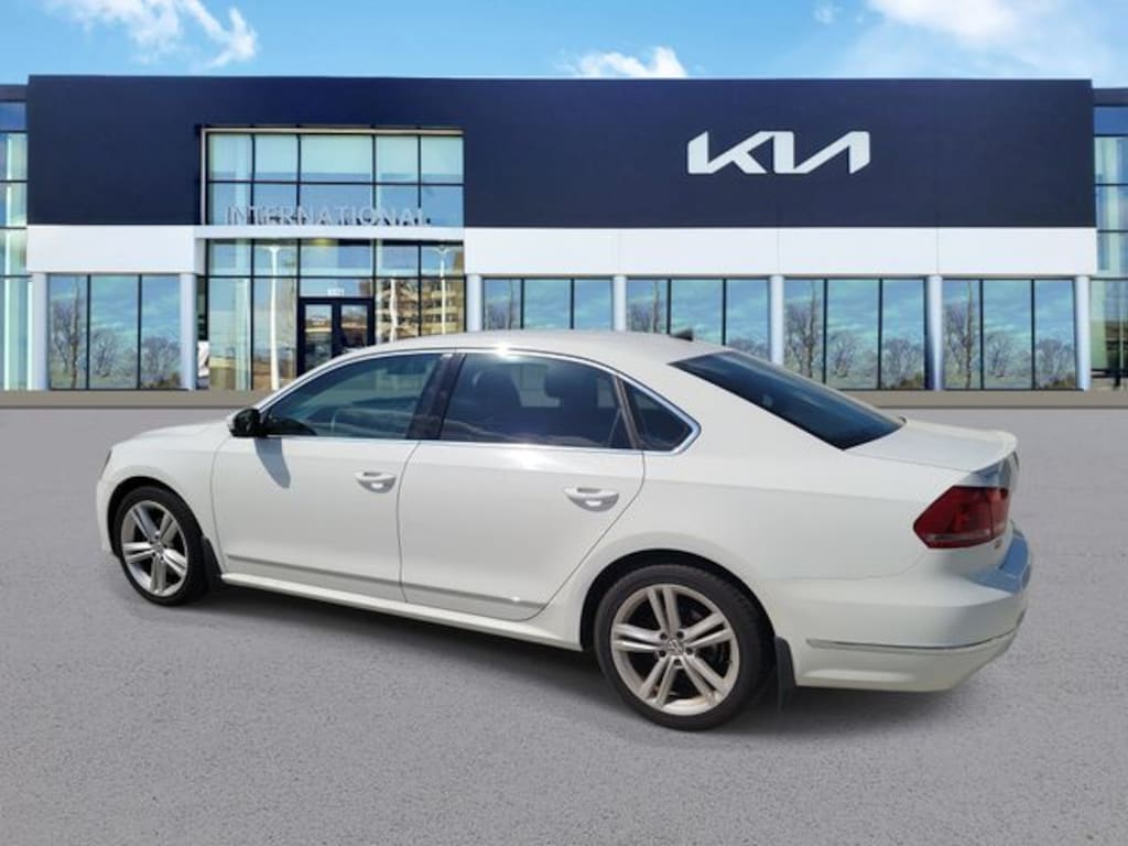 Used 2015 Volkswagen Passat TDI SEL Premium Sedan