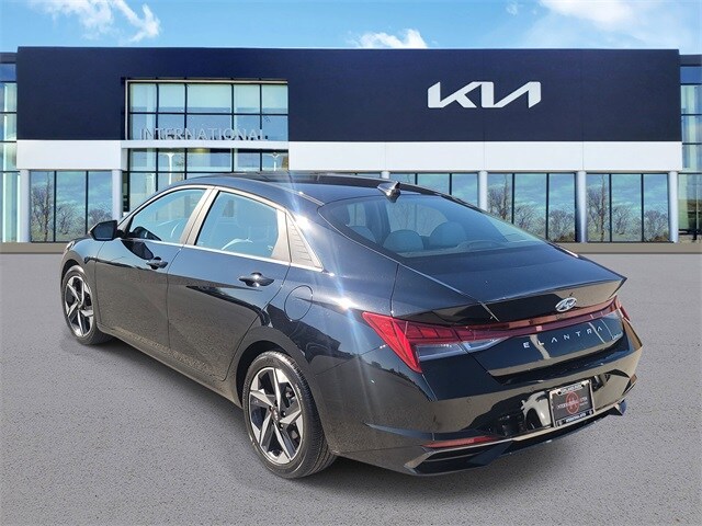 2023 Hyundai Elantra Limited photo 4