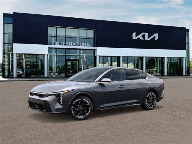 2025 Kia K4 GT-Line photo 2