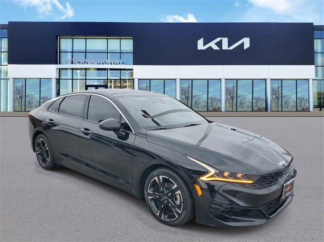 2023 Kia K5 GT-Line photo 2