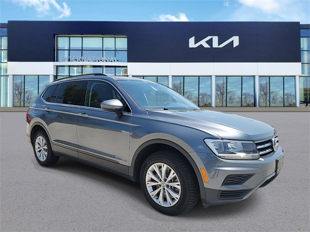 Used 2019 Volkswagen Tiguan SE with VIN 3VV2B7AX1KM030942 for sale in Orland Hills, IL