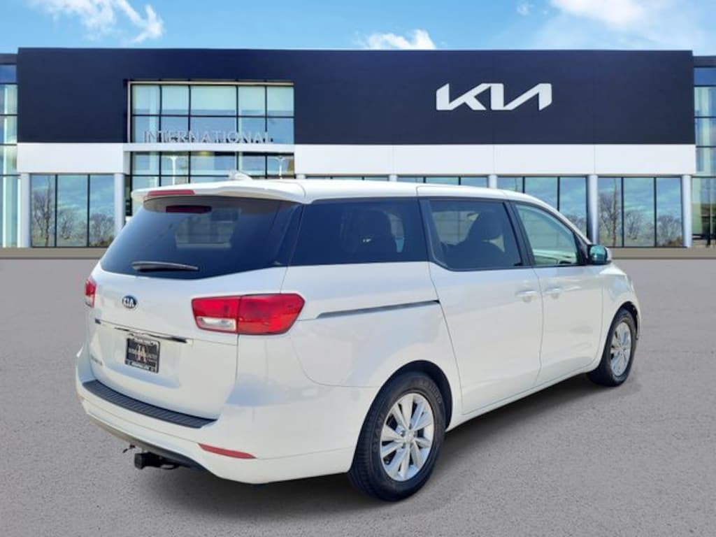 Used 2018 Kia Sedona L Minivan/Van