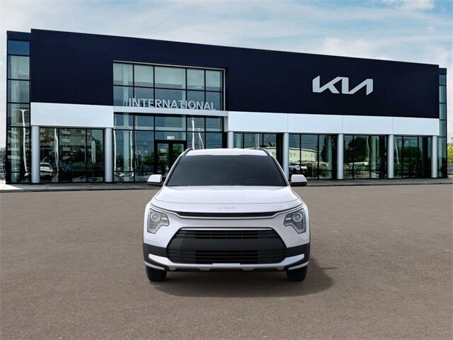 2025 Kia Niro LX photo 2