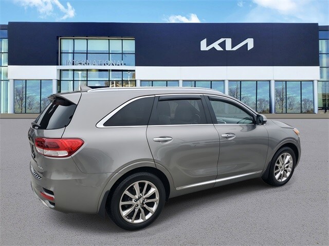 2016 Kia Sorento SX Limited photo 3