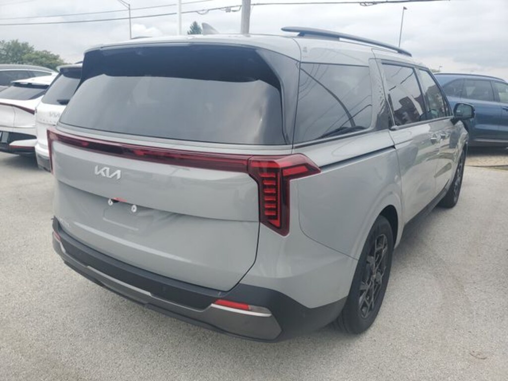 Used 2025 Kia Carnival SX Prestige Minivan/Van