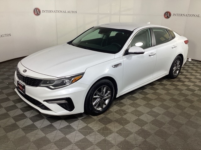 2019 Kia Optima LX's photo