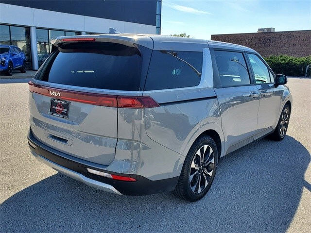 2023 Kia Carnival EX photo 2