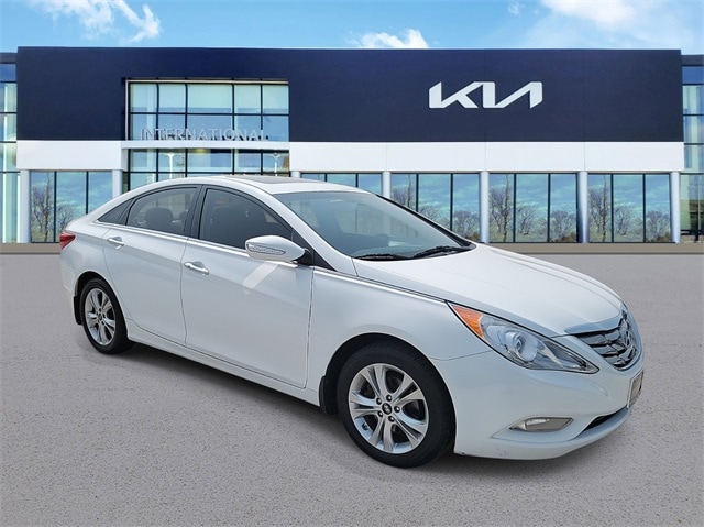 Used 2013 Hyundai Sonata SE with VIN 5NPEC4AC8DH620326 for sale in Orland Hills, IL