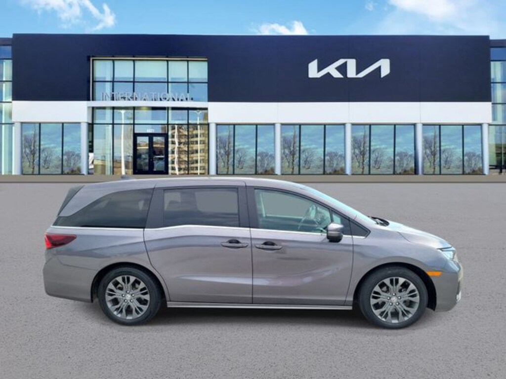Used 2025 Honda Odyssey Touring Minivan/Van