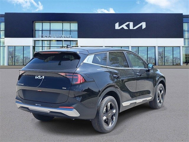 2026 Kia Sportage LX photo 4