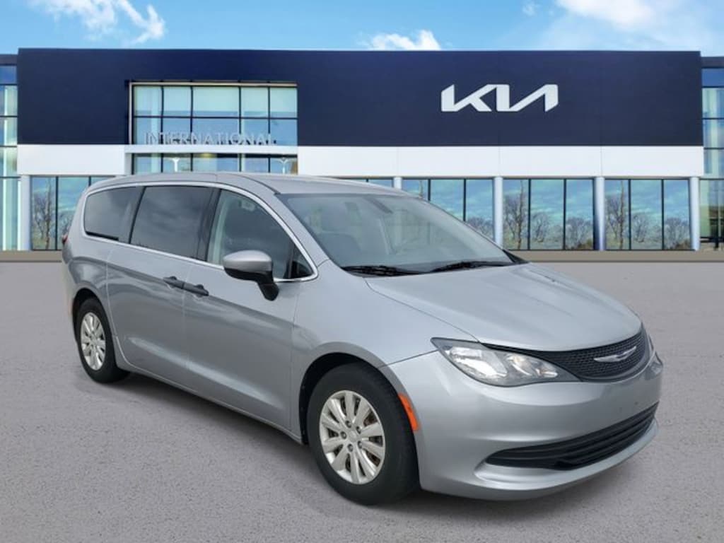 Used 2019 Chrysler Pacifica L Minivan/Van