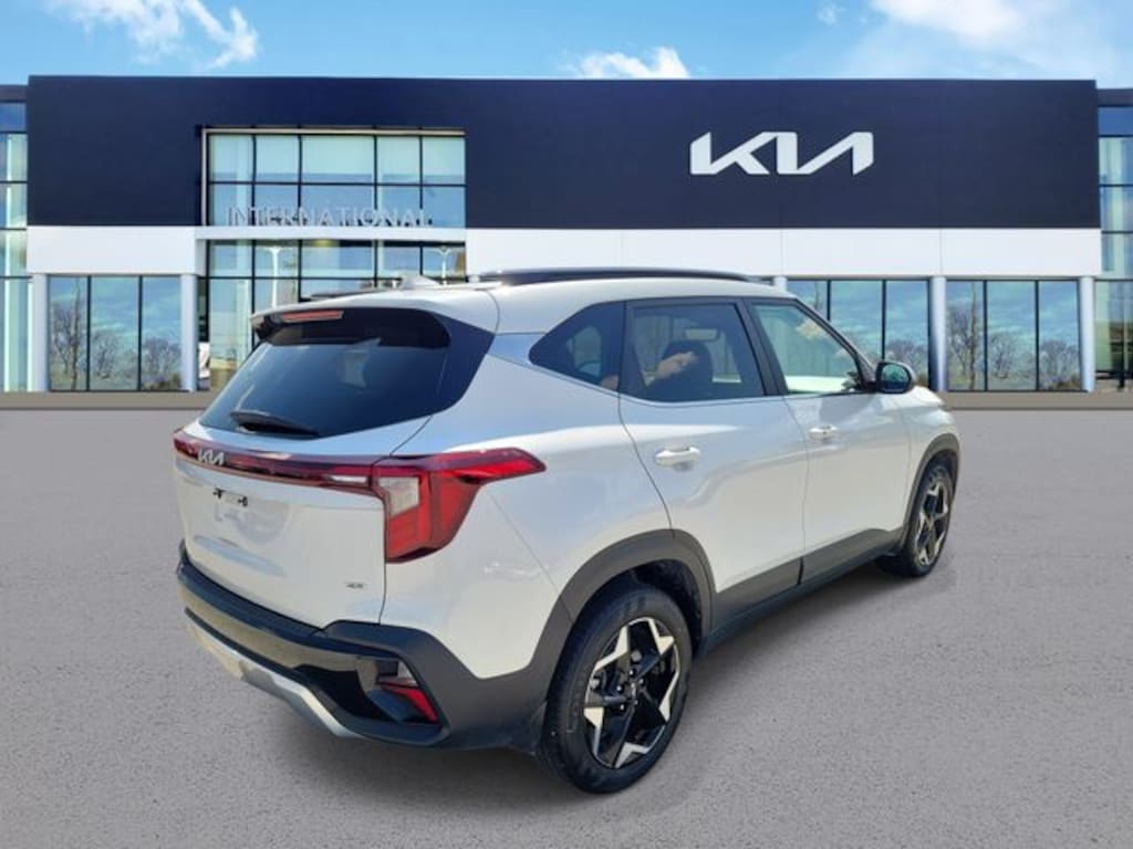 Used 2024 Kia Seltos EX SUV