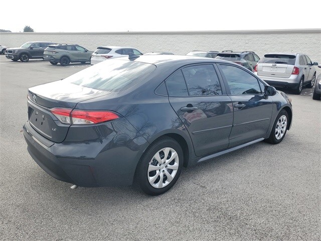 2025 Toyota Corolla LE photo 3