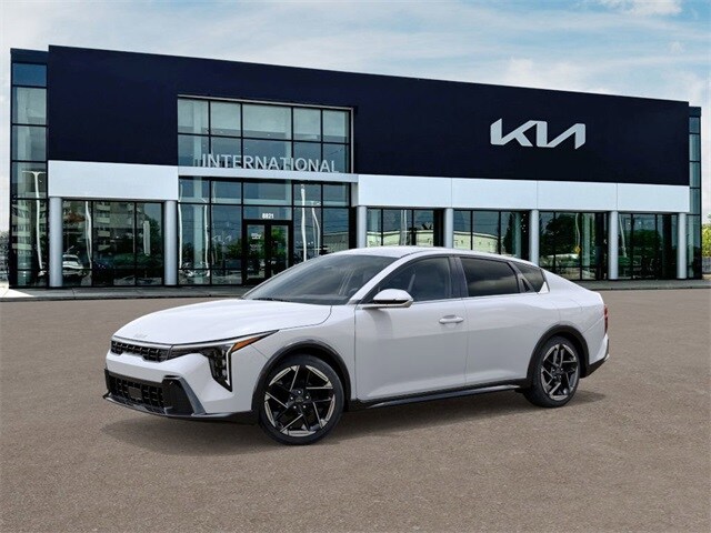 2025 Kia K4 GT-Line photo 2