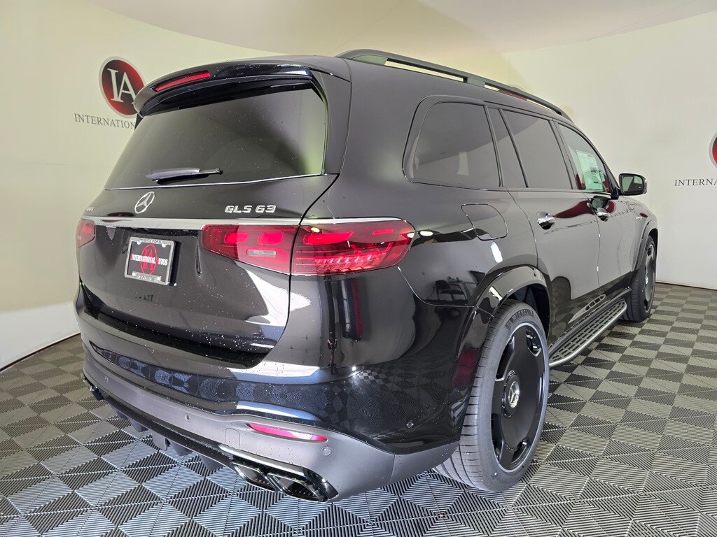 2026 Mercedes Benz GLS AMG 63 4MATIC photo 4