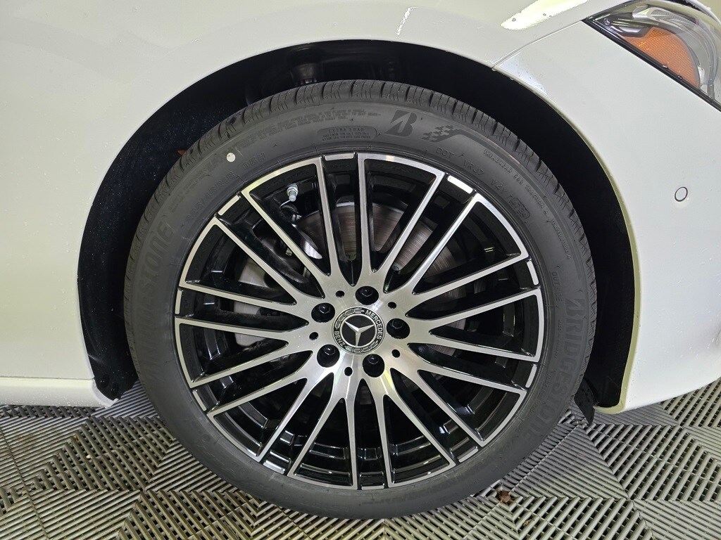 2025 Mercedes Benz C 300 4MATIC photo 2