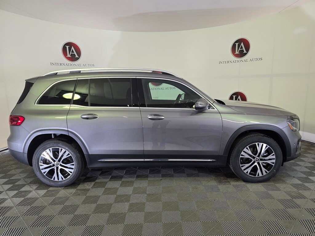 2025 Mercedes Benz GLB 250 4MATIC photo 3