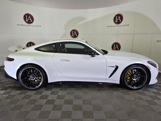 2025 Mercedes Benz AMG GT photo 3