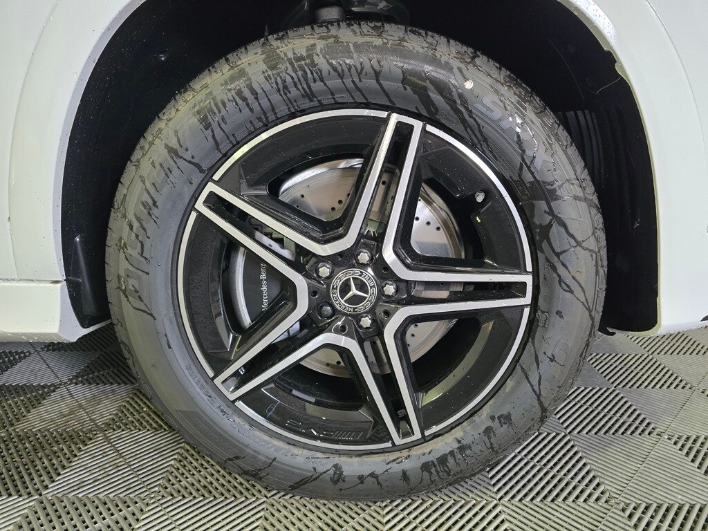 2025 Mercedes Benz GLE 450 4MATIC photo 2