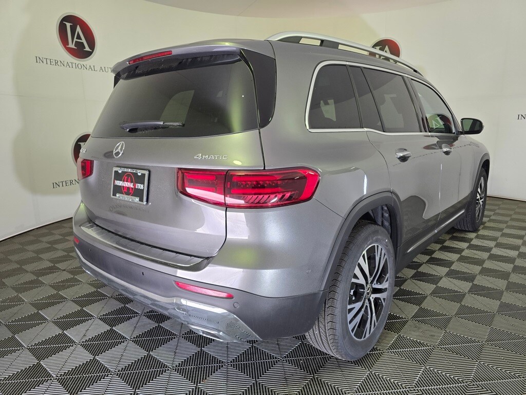2025 Mercedes Benz GLB 250 4MATIC photo 4
