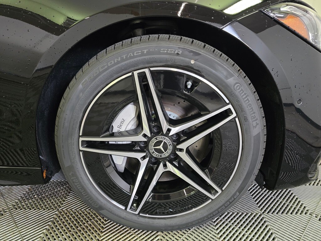 2025 Mercedes Benz C 300 4MATIC photo 2