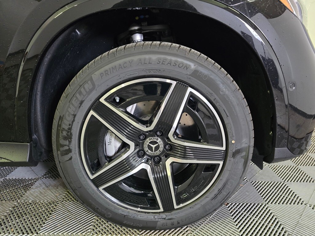 2026 Mercedes Benz GLC 300 4MATIC photo 2