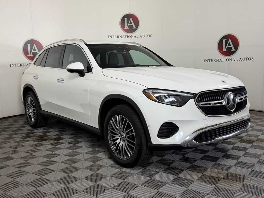 2025 Mercedes-Benz GLC Base