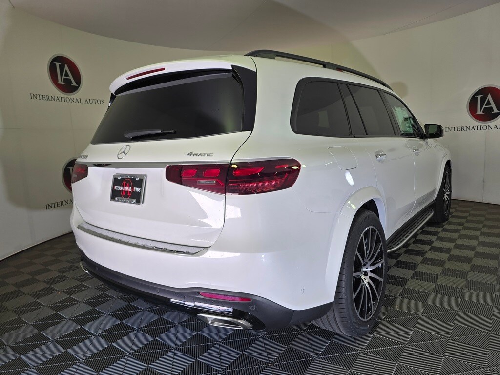 2026 Mercedes Benz GLS 580 4MATIC photo 3