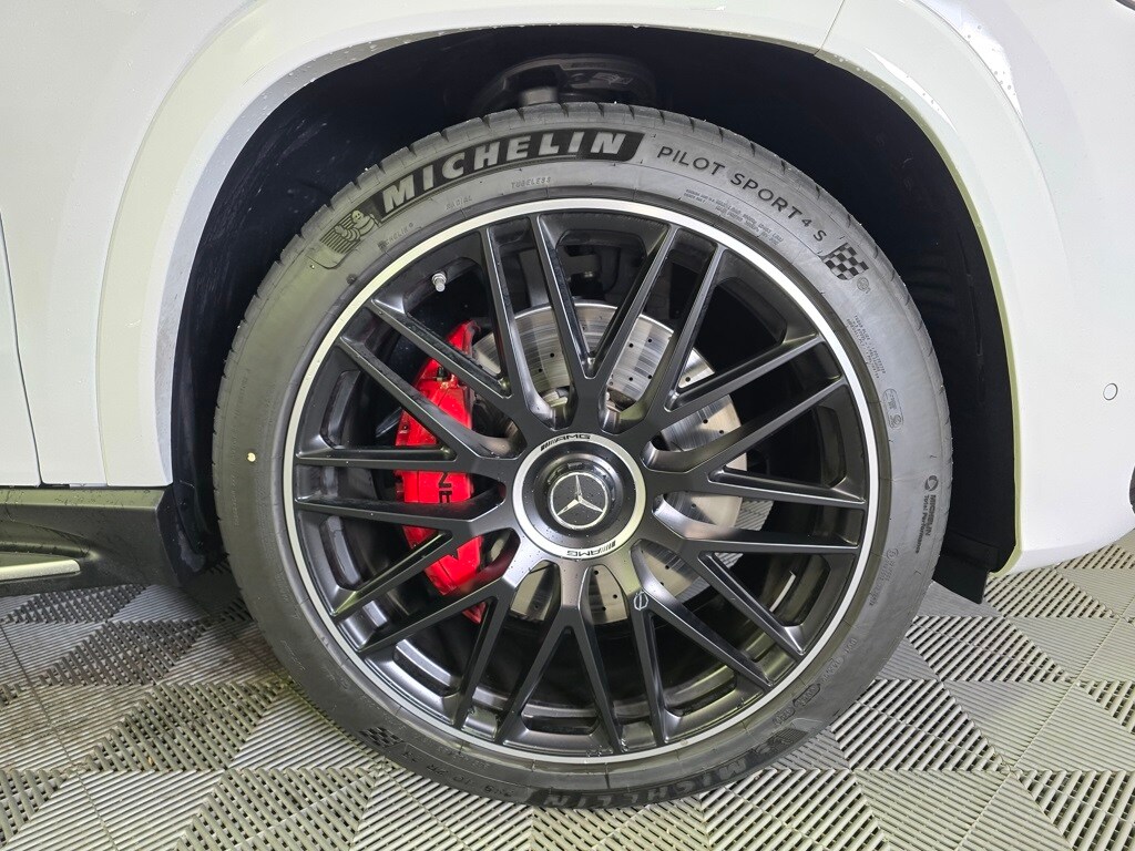 2025 Mercedes Benz GLS AMG 63 4MATIC photo 2