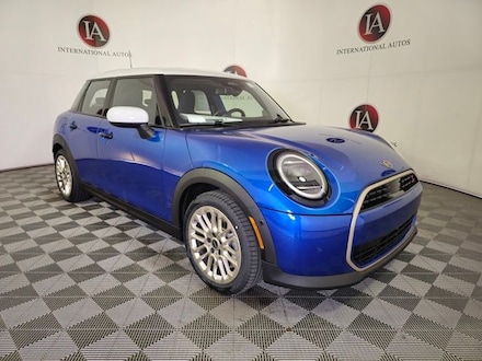 2025 MINI Hardtop 4 Door Signature Plus Hatchback
