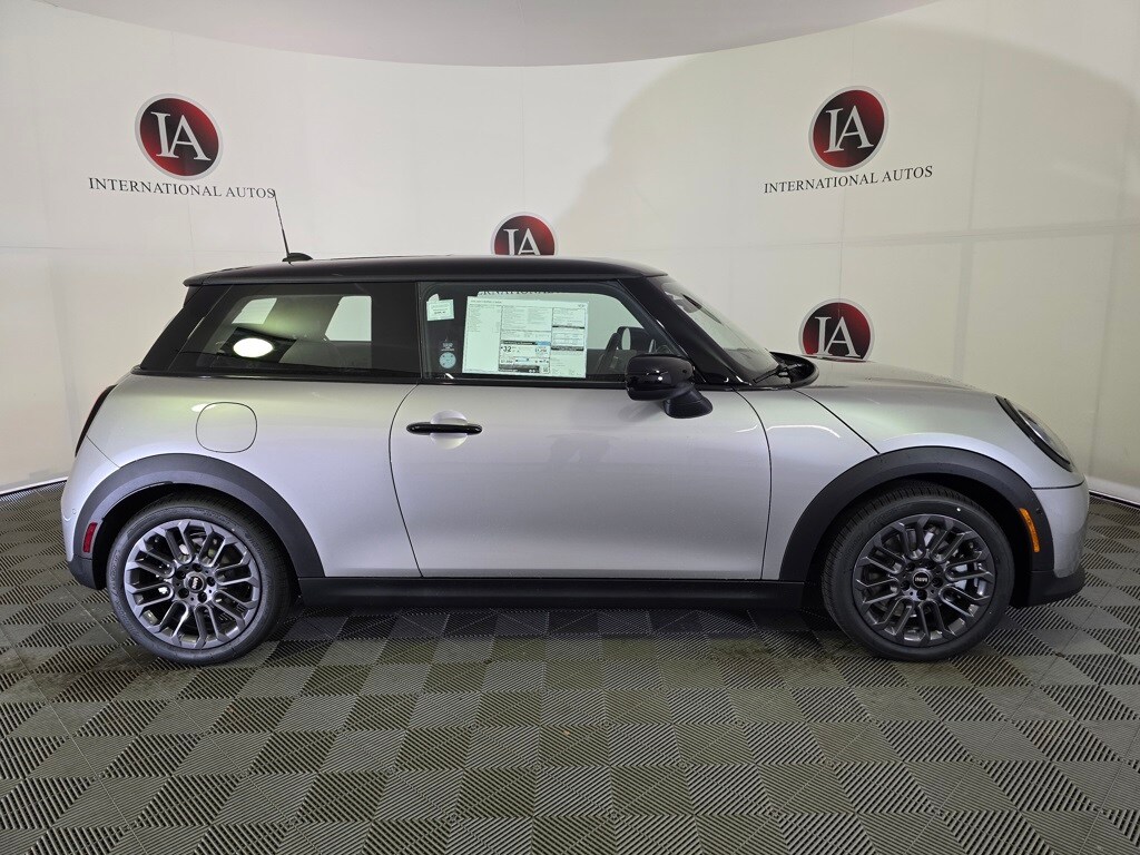 2026 Mini Cooper Hardtop photo 3