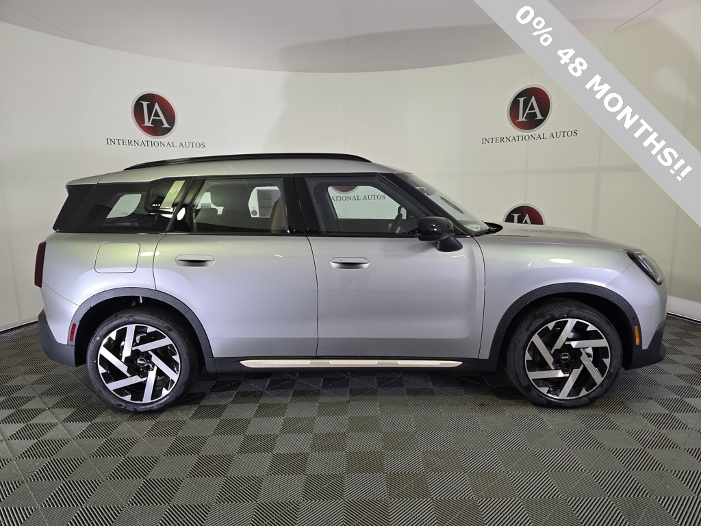 New 2025 MINI Countryman Signature Plus SUV