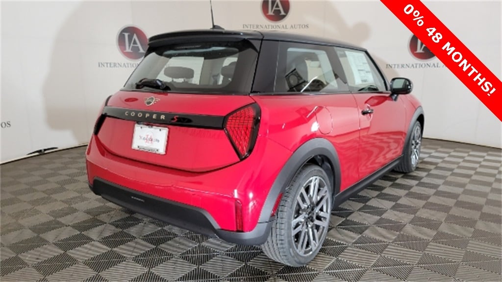 New 2025 MINI Hardtop 2 Door Signature Plus Hatchback
