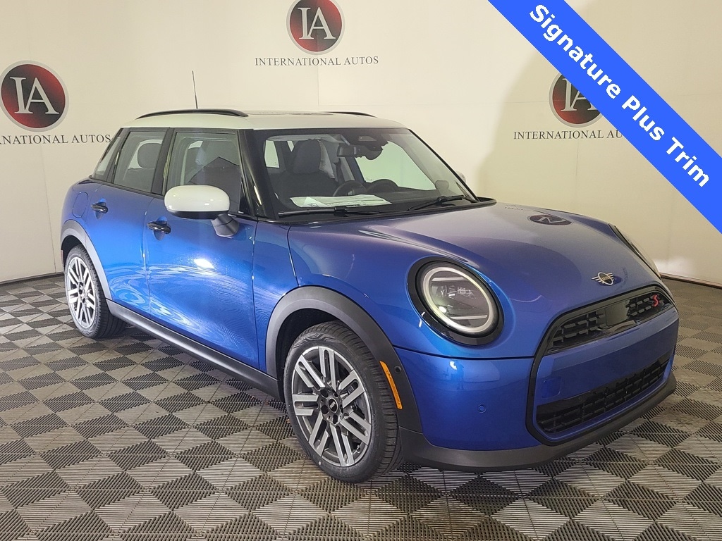 2025 MINI Hardtop 4 Door Signature Plus