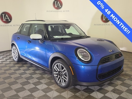 2025 MINI Hardtop 4 Door Signature Plus Hatchback