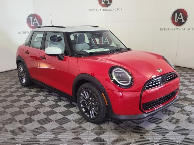 2025 MINI Hardtop 4 Door Signature Plus
