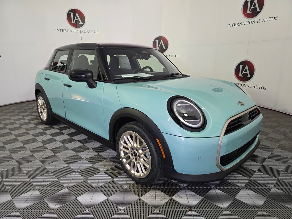 2026 MINI Hardtop 4 Door S's photo