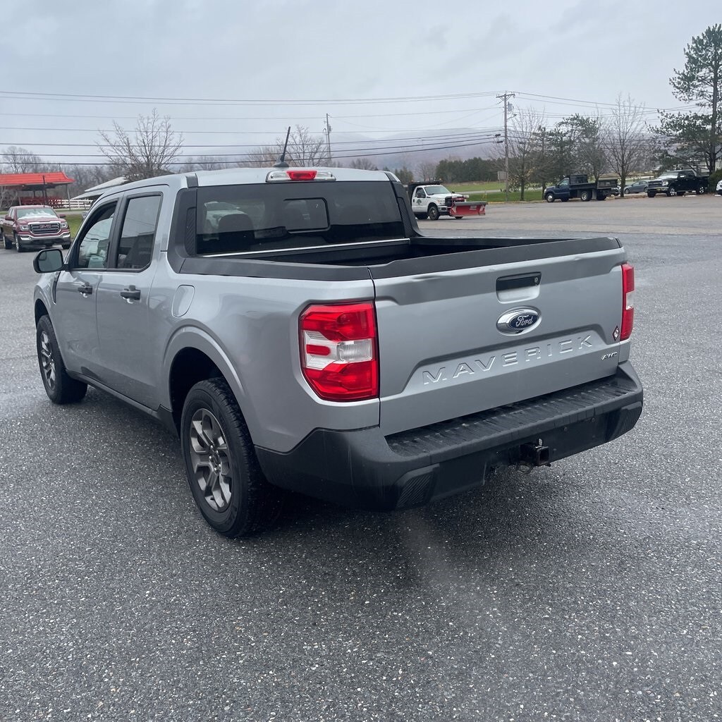 2022 Ford Maverick XLT photo 2