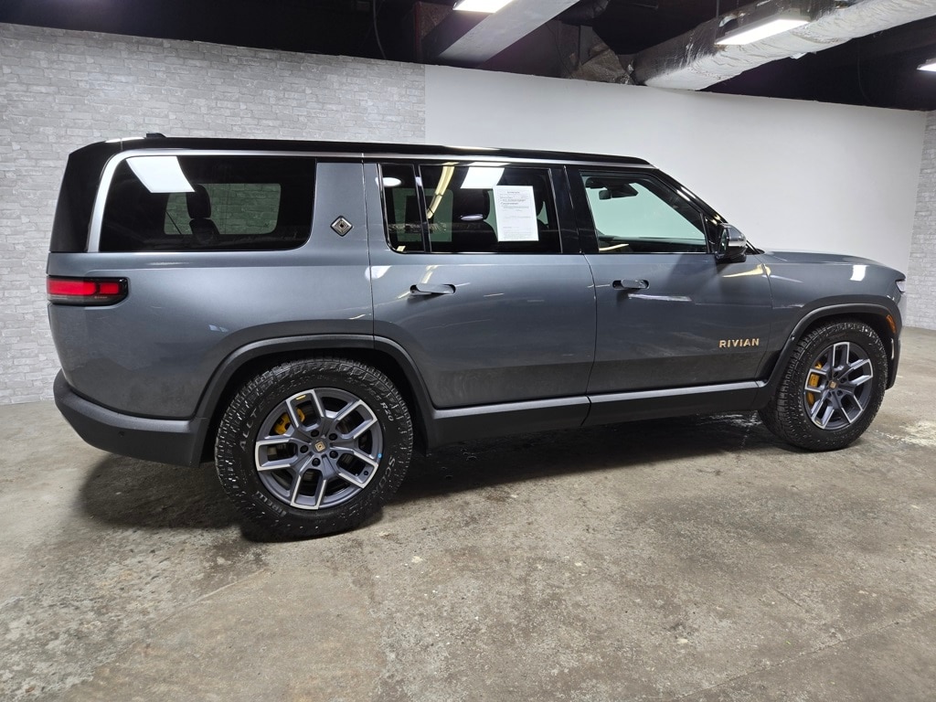 2023 Rivian R1S Adventure photo 2
