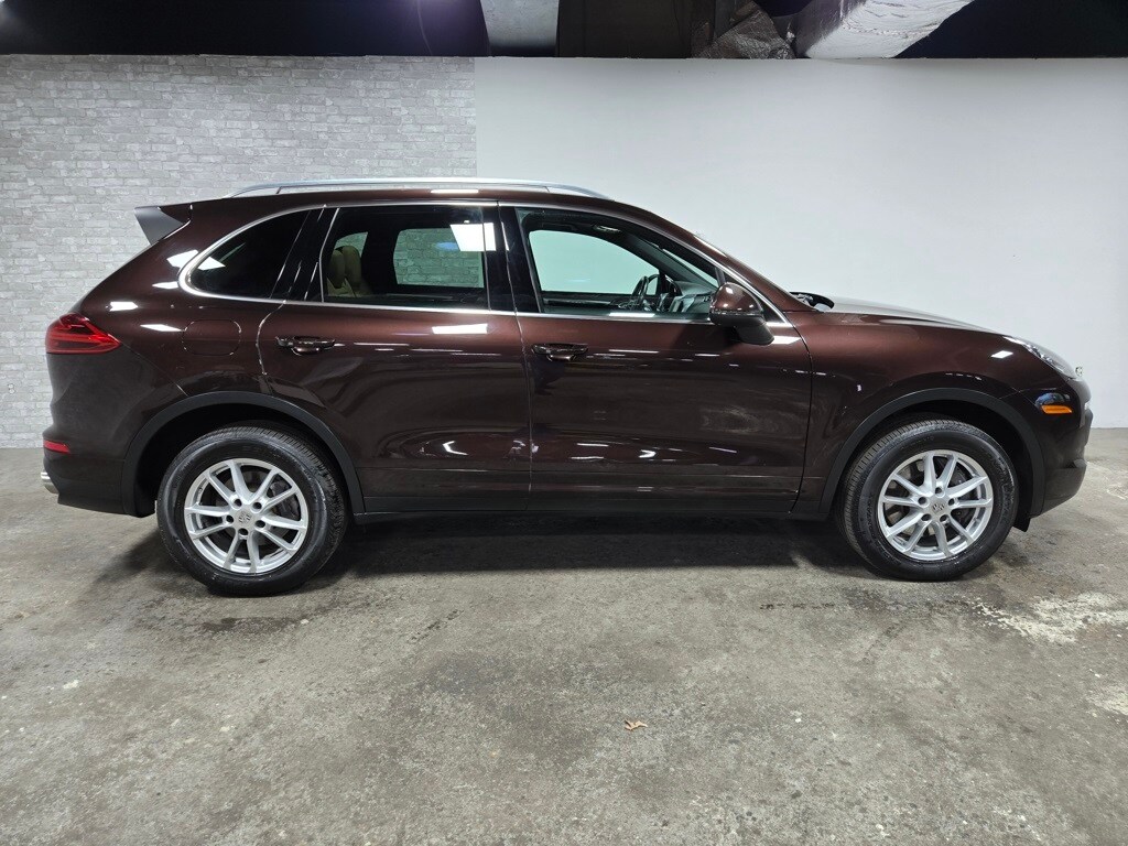 2018 Porsche Cayenne Base photo 3