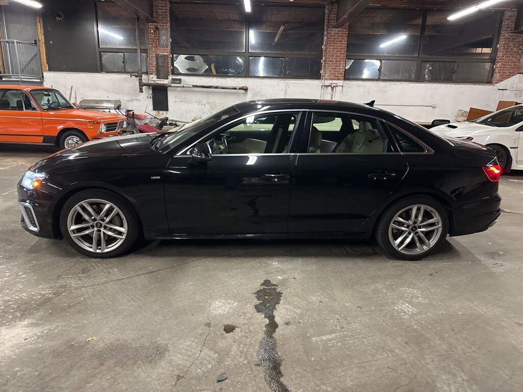 2023 Audi A4 45 S line Premium Plus photo 4
