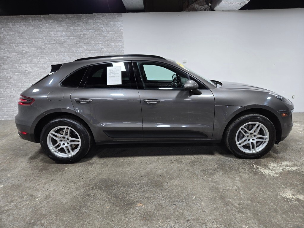 2018 Porsche Macan Base photo 3