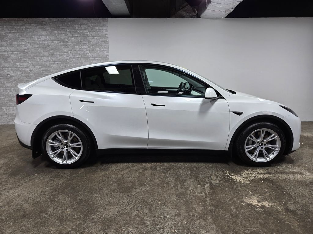 Used 2024 Tesla Model Y Long Range SUV