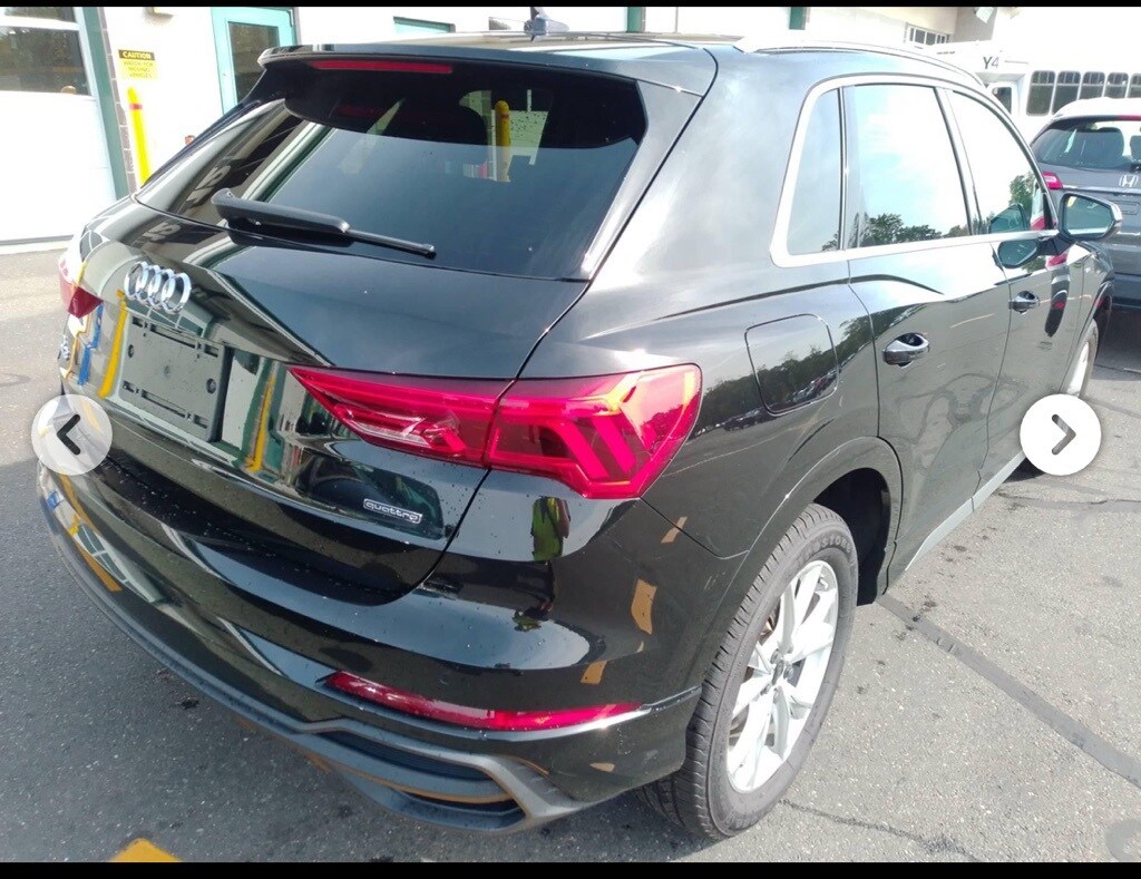 2023 Audi Q3 45 TFSI S line Premium photo 3