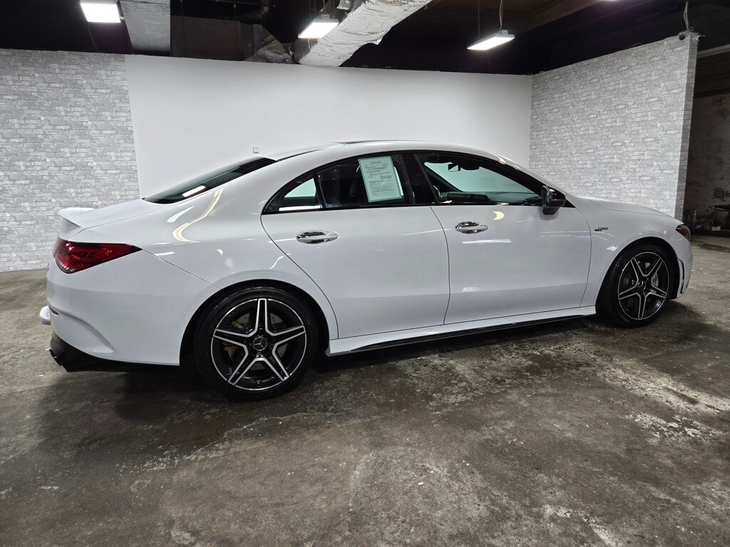2022 Mercedes Benz CLA 35 AMG photo 2