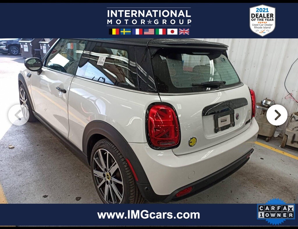 2024 Mini Cooper 2 Door Hardtop Iconic photo 4