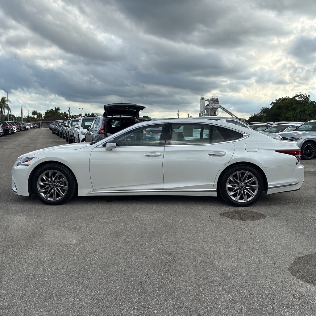2019 Lexus LS 500 photo 3