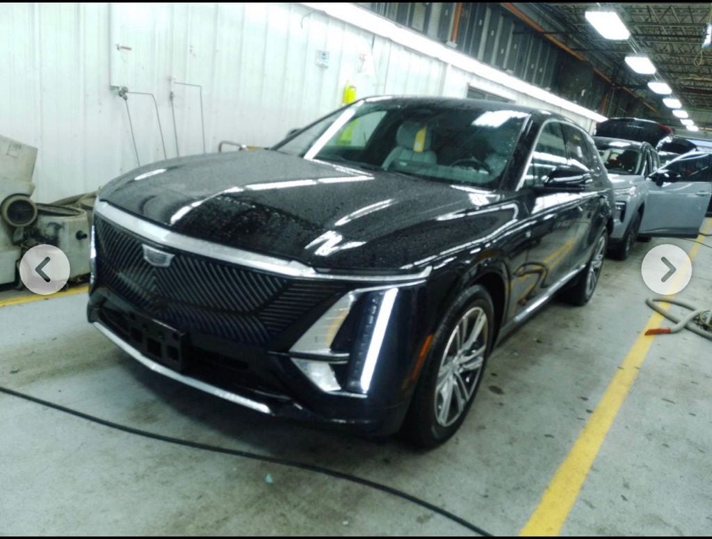 Used 2024 Cadillac LYRIQ Luxury 1 with VIN 1GYKPPRL4RZ112099 for sale in Putnam, CT