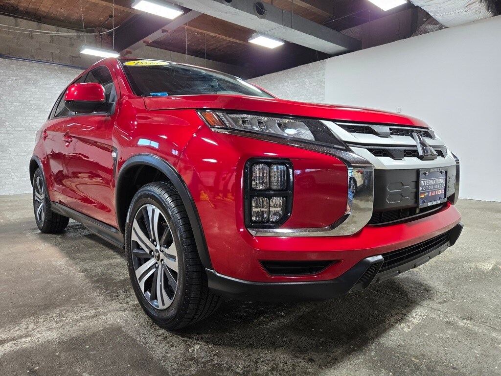 2022 Mitsubishi Outlander Sport LE photo 3