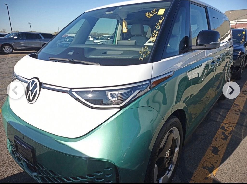 Used 2025 Volkswagen ID. Buzz PRO S PLus with VIN WVGNYVEB4SH042385 for sale in Putnam, CT